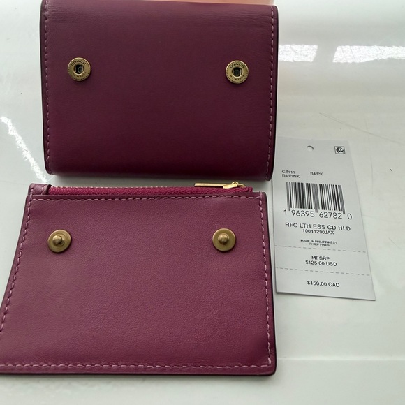 Coach Burgundy Leather Card Holder with Gold Logo - Picture 3 of 6
